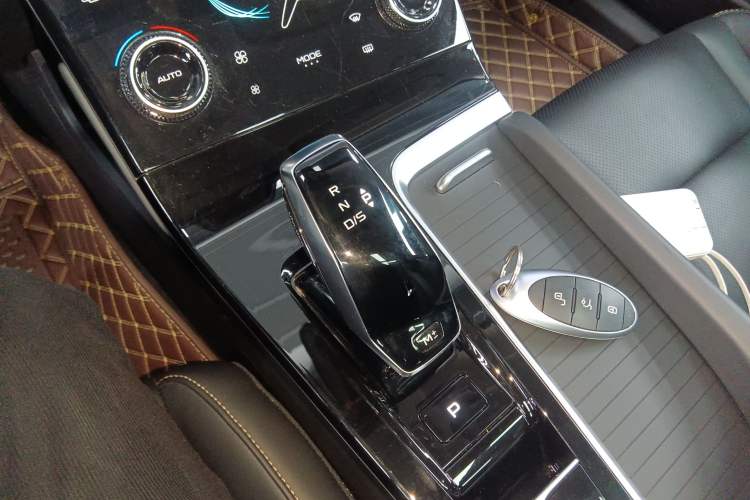 Used Bestune B70 2023 Third Generation 1.5T Automatic Enjoyment Version 70th Anniversary Edition
