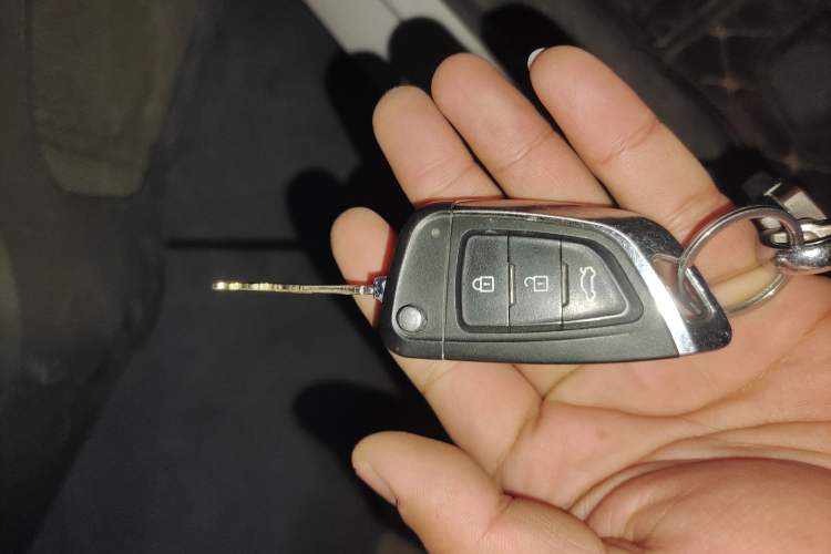 Used Chevrolet Sail 2013 Sedan 1.2L Manual Fashionable Happiness Edition
