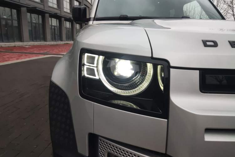 Used Land Rover Defender 2020 110 P400 First Edition Matte Silver Special Kit Version