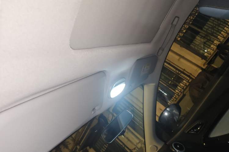 Used Chery Little Ant 2022 Updated Version Sweet Pink Edition Full Sugar Version Lithium Iron Phosphate 30.7 kWh 30 kW 301 km