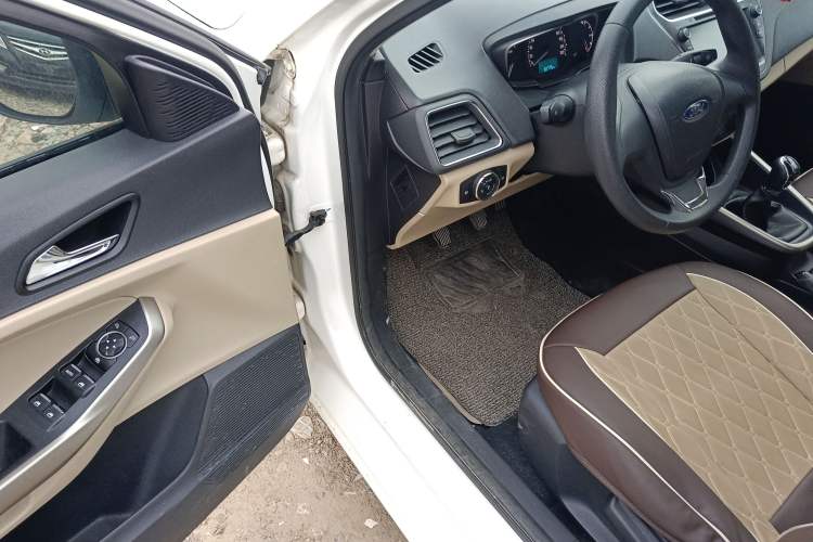 Used Ford Escort 2015 1.5L Manual Comfort Model Driver Seat