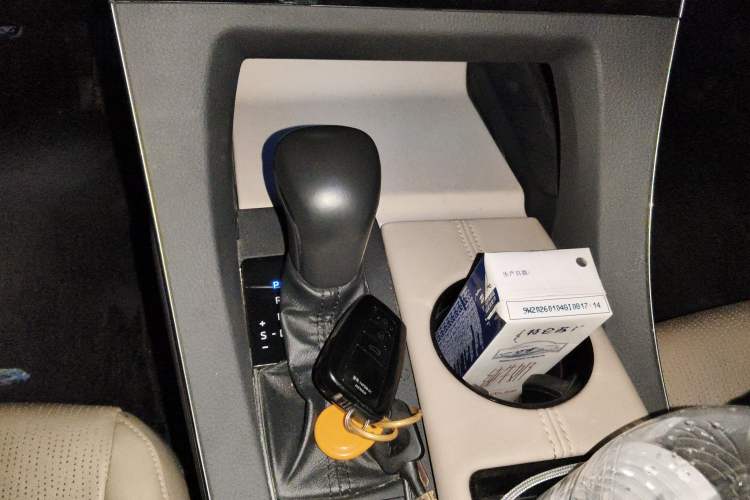 Used Toyota Avalon 2019 Dual-Engine 2.5L Luxury Edition China VI Standard