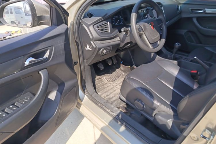 Used Roewe 360 2015 1.5L Manual Luxury Edition Driver Seat