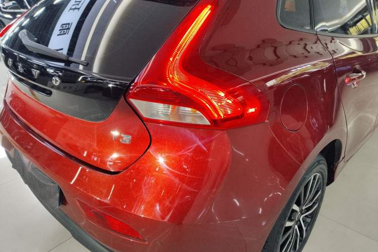 Used Volvo V40 2018 T3 Zhiyi Edition
