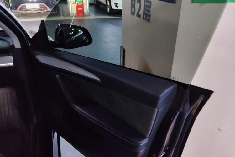 Used Tesla Model Y 2024 Rear-Wheel-Drive Version
