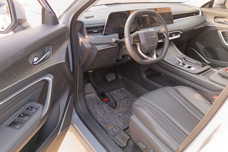 Used Venucia V 2023 260T Idol Edition Pro