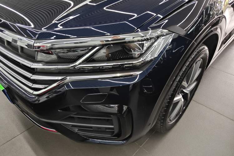 Used Volkswagen Touareg 2022 3.0 TSI Prestige Edition Classic Sport Package Left Front Headlight