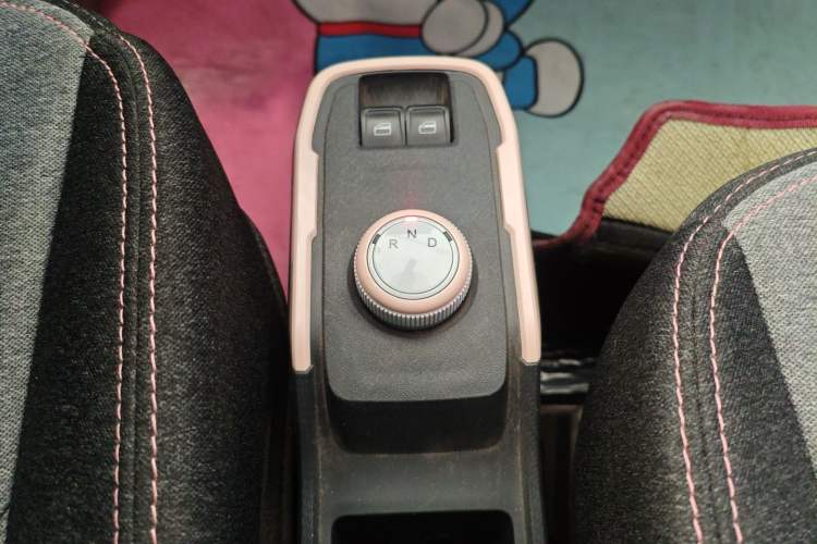 Used Chery QQ Ice Cream 2022 170km Sundae Phosphate Lithium-Ion