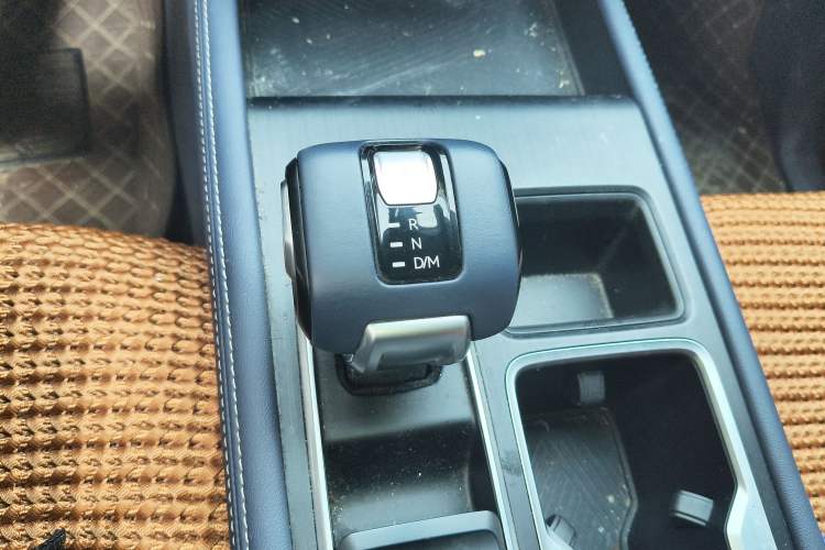 Used JMC DaDao 2023 All-Purpose Model 2.3T Diesel Automatic Two-Wheel Drive Standard Wheelbase Comfort Edition