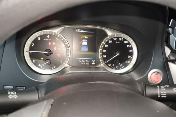 Used Nissan Navara 2021 2.5L Facelift Manual Transmission 4x4 Comfort Version QR25