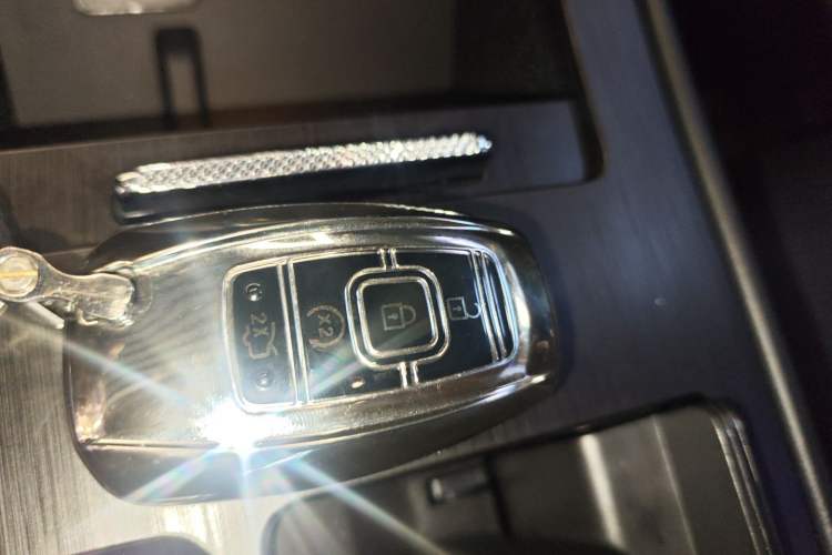 Used Lincoln Corsair 2023 2.0T Two-Wheel Drive Luxury Edition Vehicle Key