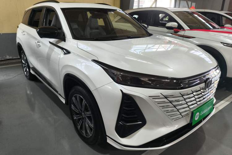 Used CHANGAN CS75 PLUS 2024 3rd Generation Champion Edition 1.5T Intelligent Drive Dynamic Model
