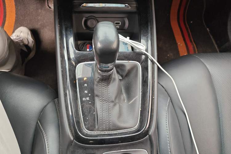 Used Roewe i5 2019 1.5L Automatic 4G Connected Linghao Flagship Edition Gear Lever