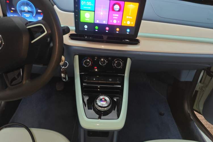 Used Dongfeng NAMMI BOX 2022 Chasing Wind Edition 351 km Advanced Model Audio And AC Panel