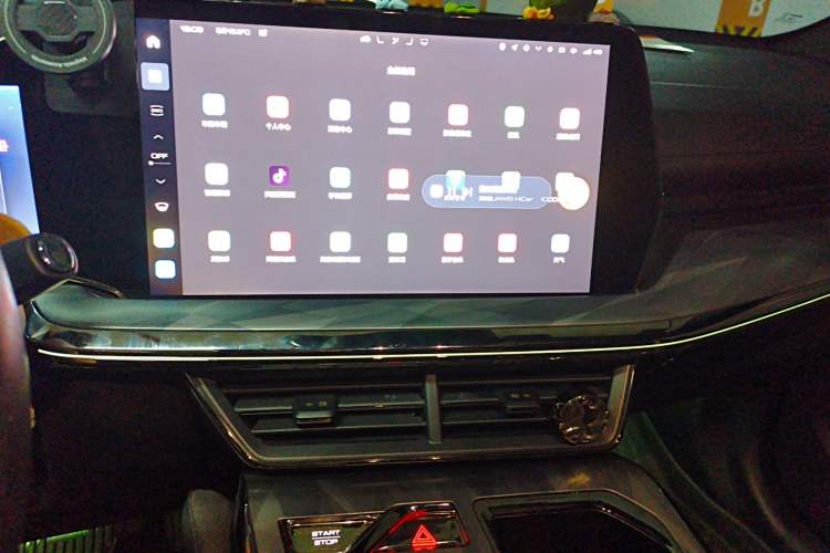 Used Haval XY 2022 2.0T ZhiZun All-Wheel-Drive Version Audio And AC Panel