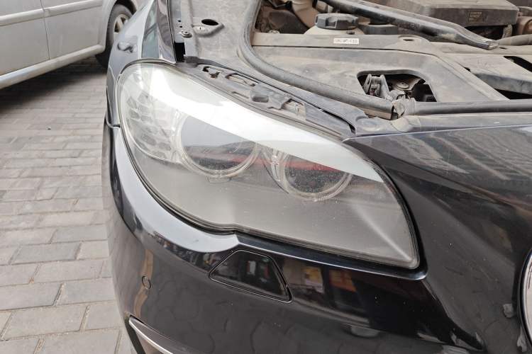 Used BMW 5 Series 2013 525Li Leading Model
