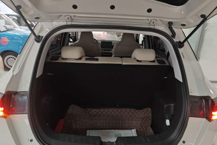 Used Wuling Bingo PLUS 2024 510 km Range 5-Seater Version Trunk