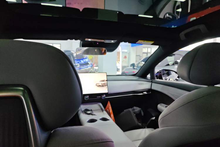 Used Nissan N7 2025 510 Pro Headliner