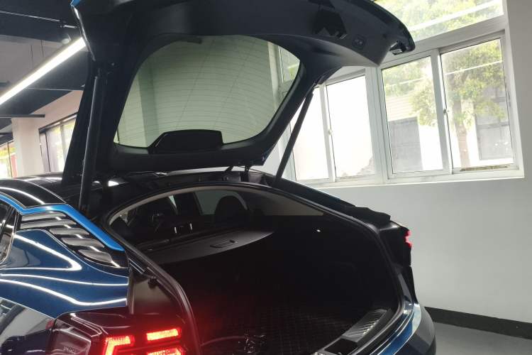 Used Lynk & Co 05 2020 2.0TD Two-Wheel Drive Shine Halo
