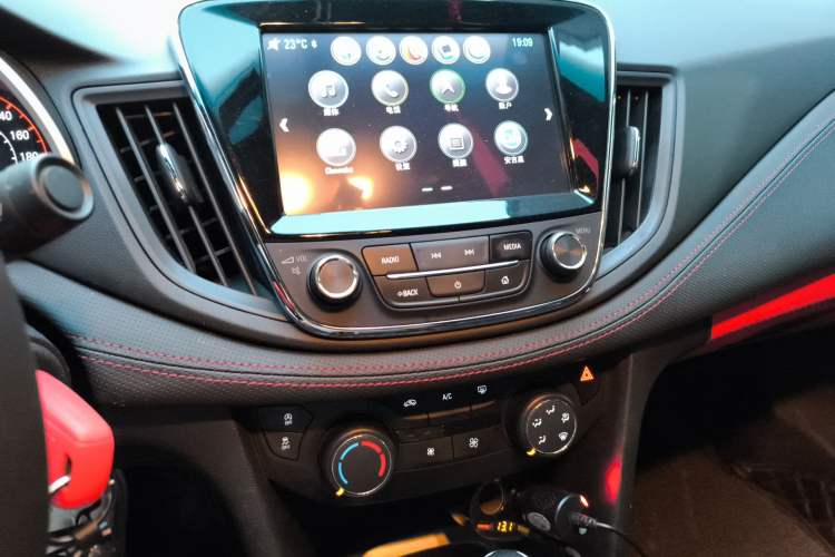 Used Chevrolet Monza 2019 RS 330T Automatic Comfort Edition China VI Standard Audio And AC Panel