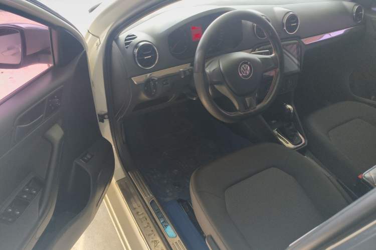 Used Volkswagen Jetta 2017 1.5L Automatic Fashion Model Driver Seat