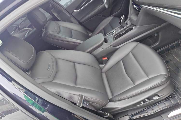 Used Cadillac XT5 2022 2.0T Four-Wheel Drive Luxury Version Right Front Seat