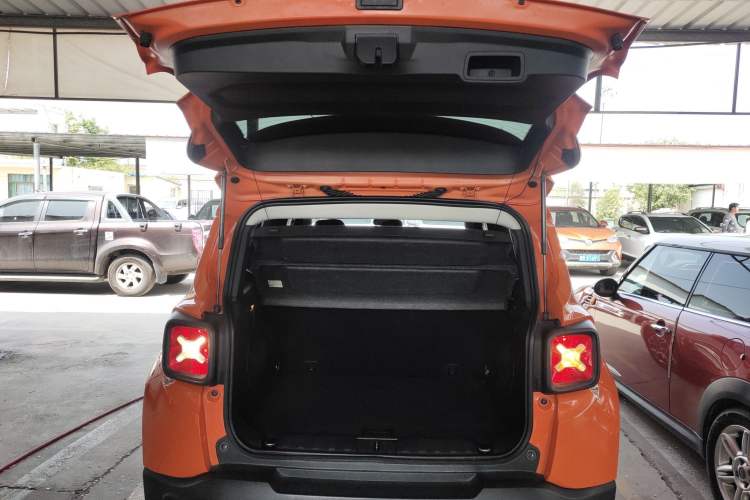 Used Jeep Renegade 2017 180T Automatic Kinetic Edition+
