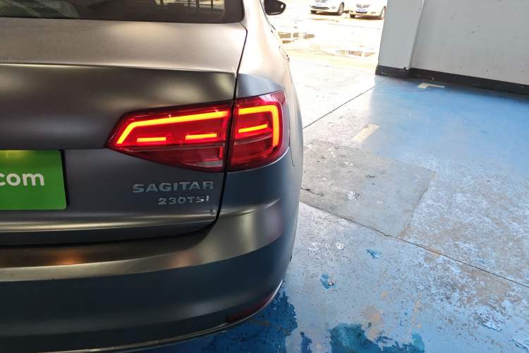 Used Volkswagen Sagitar 2017 230TSI Automatic Comfort Version