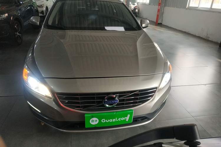 Used Volvo V60 2015 T5 Zhiya Edition
