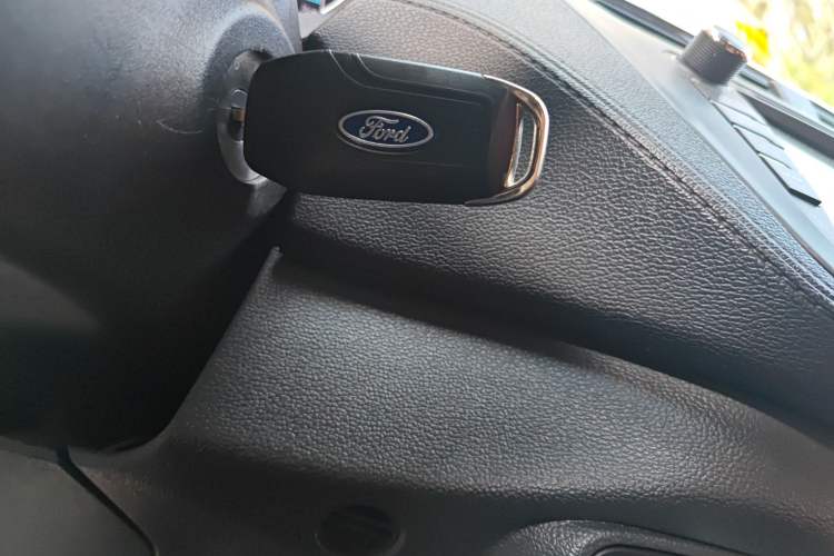 Used Ford Escort 2015 1.5L Automatic Fashion Model