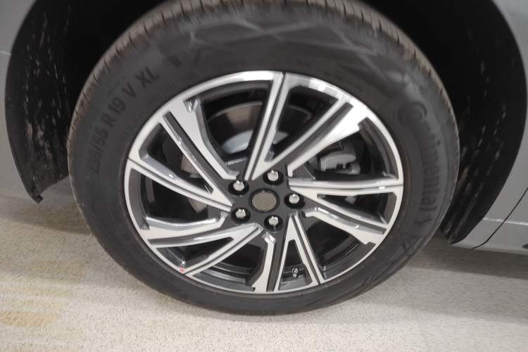 Used SAIC MAXUS Dajia 9 2024 Super Hybrid Ultra-Long Range Forest Edition 7-Seater