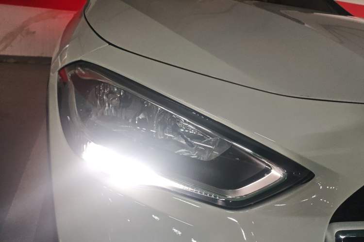 Used Mercedes-Benz GLA 2020 GLA 180 Right Front Headlight