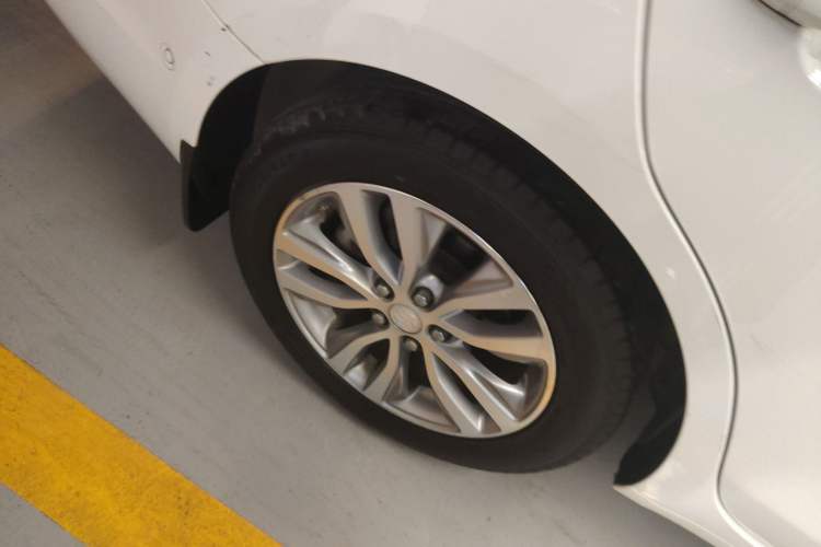 Used Buick GT 2019 18T Automatic Connected Flagship Version China V Standard Right Rear Wheel Hub