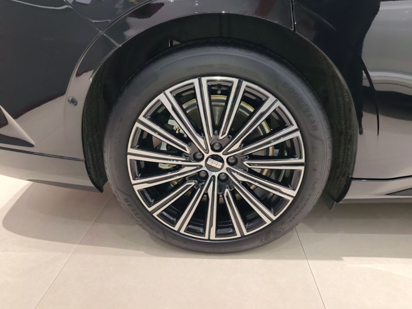 Geely Galaxy 8 2025 130km EM-P Starship Edition — снимка 11