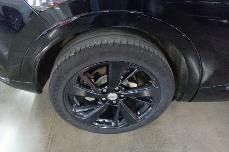 Used Buick Envision 2020 Encore S 652T Two-Wheel Drive Luxury Model Exterior 5