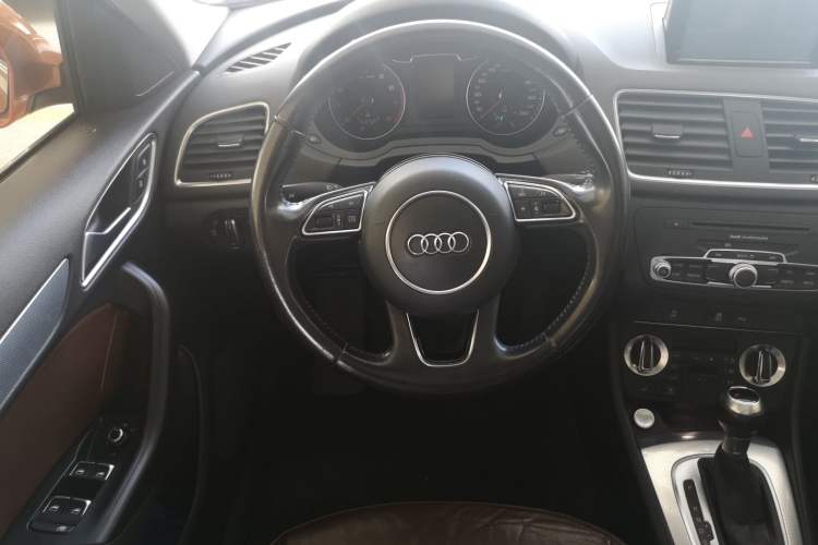 Used Audi Q3 2015 35 TFSI Comfort Model
