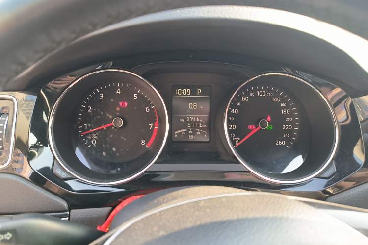 Used Volkswagen Sagitar 2015 1.6L Automatic Comfort Model
