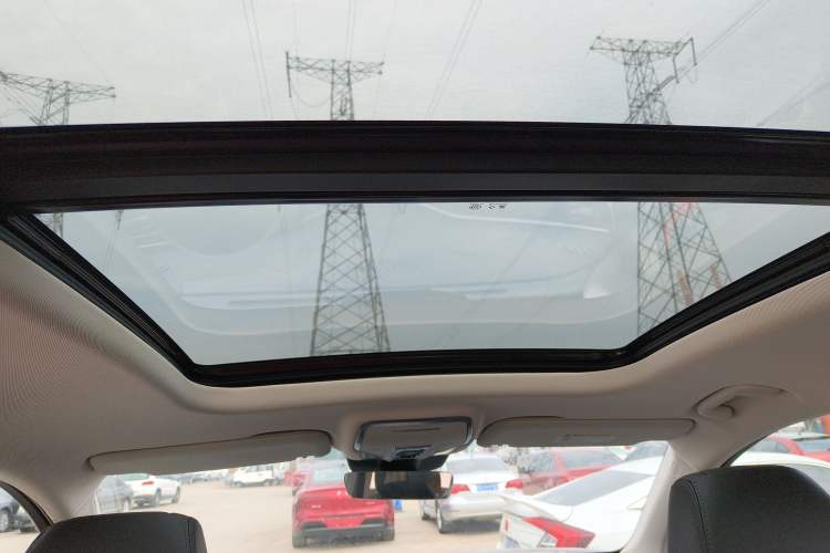 Used Hongqi HS7 PHEV 2025 Model 2.0T PHEV Two-Wheel Drive Qi Xiang Edition 6-Seater
