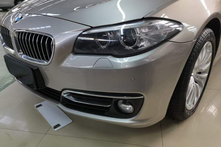 Used BMW 5 Series 2014 525Li Luxury Design Package
