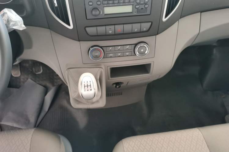 Used JAC Sunray 2021 2.0T Fuel-Efficient King Express Version Non-Commercial Long Wheelbase D20TCIF1
