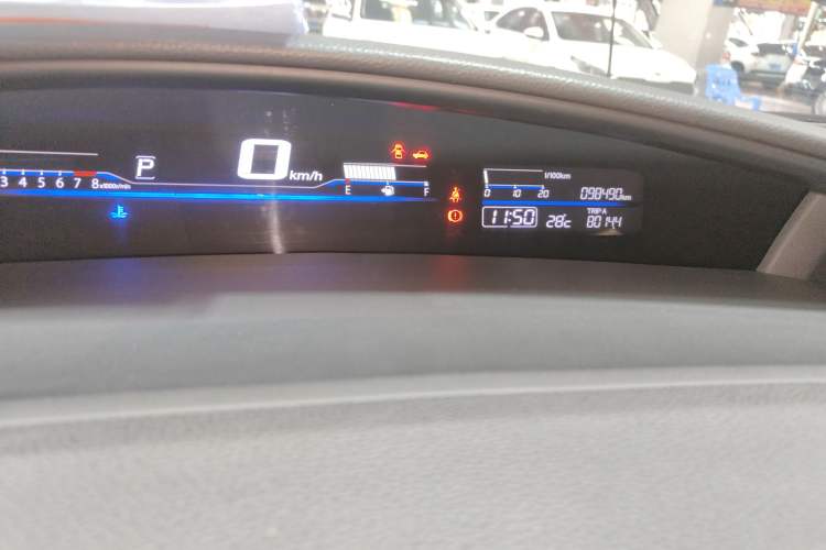 Used Honda Jade 2017 1.8L automatic Comfort version 5 seats
