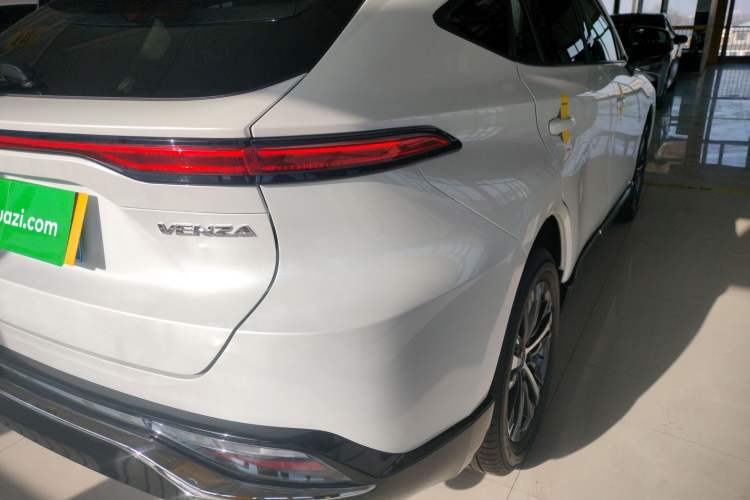 Used Toyota Venza 2023 2.0L CVT Two-Wheel Drive Luxury Edition