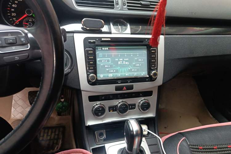 Used Volkswagen Magotan 2012 1.8TSI Comfort Model Audio And AC Panel