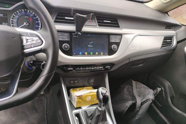 Used Geely Auto Vision X3 2019 Upgraded Model 1.5L Manual Elite Version