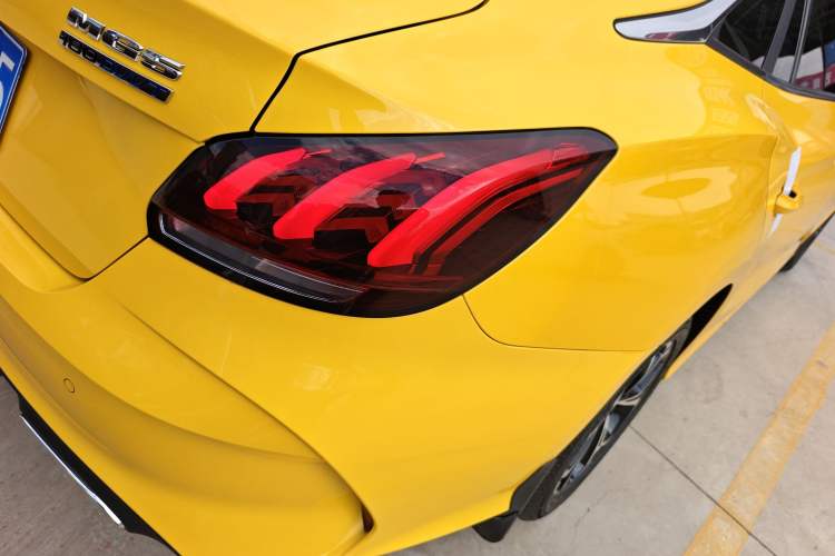 Used MG 5 2021 180 DVVT Manual Youth Luxury Edition