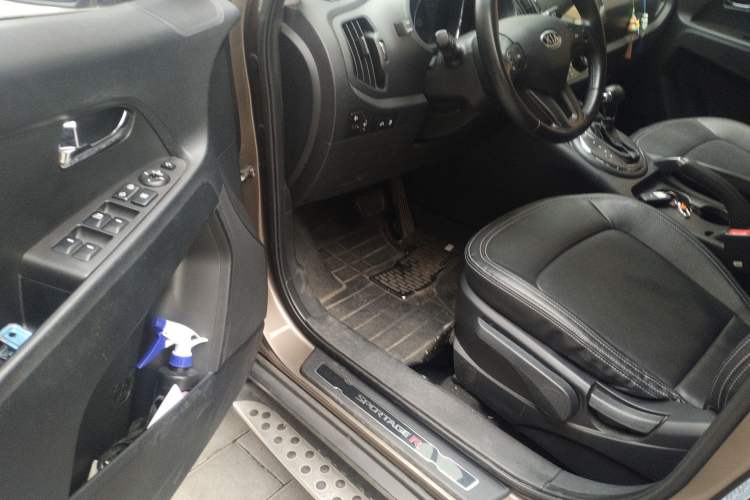 Used Kia Sportage R 2014 2.0L Automatic Two-Wheel Drive GLS Trim
