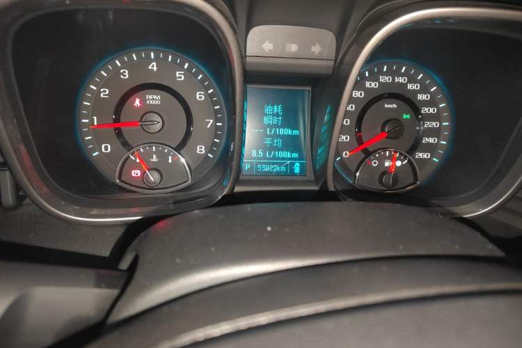 Used Chevrolet Malibu 2014 2.0L Automatic Luxury Edition Odometer Close Up