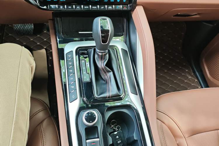 Used Haima 7X 2020 1.6 TGDI Automatic Luxury Model Gear Lever