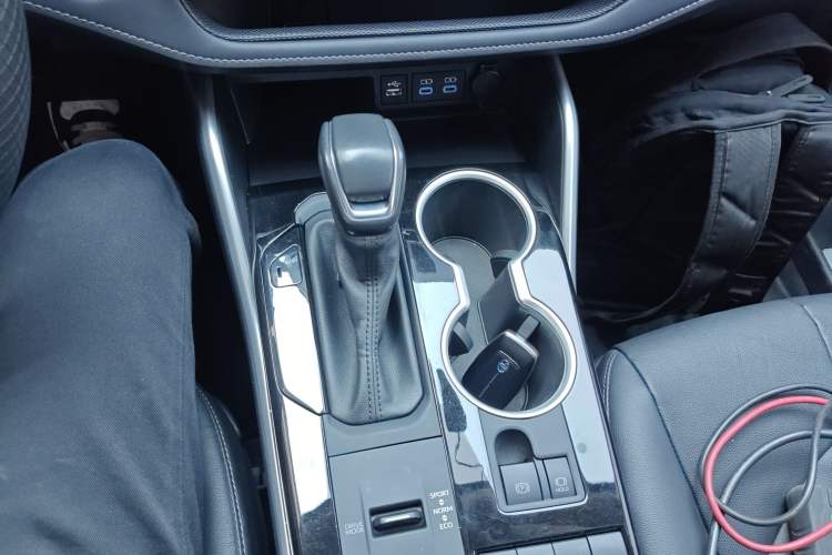 Used Toyota Highlander 2022 Dual-Engine 2.5L Four-Wheel Drive Prestige Version 7 Seats