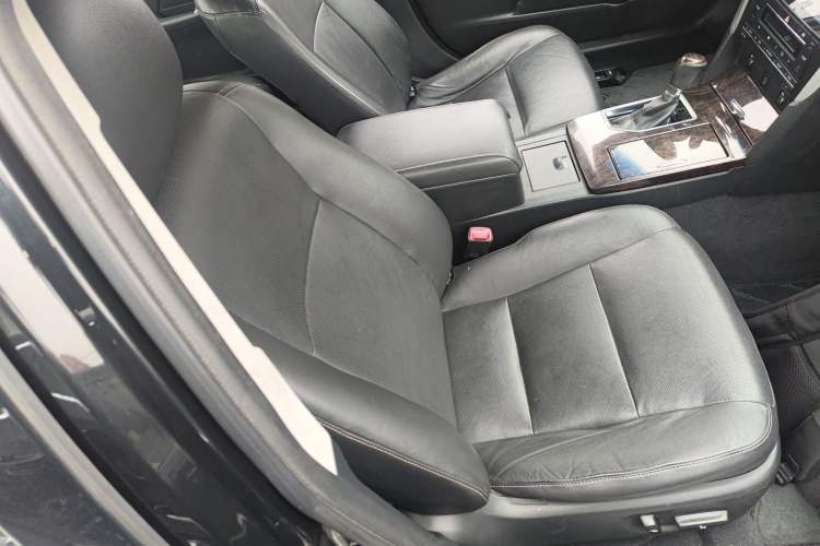 Used Toyota Camry 2016 2.0G 10th Anniversary Leading Edition
